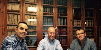 Signatura conveni Escola d'Escriptura Ateneu Barcelonès