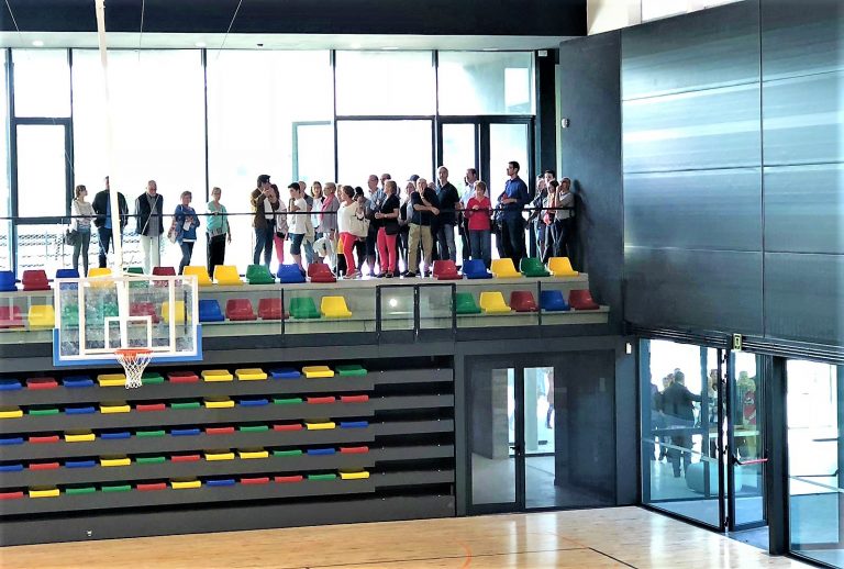 Unes 1.500 persones participen a les jornades de portes obertes al Pavelló Esportiu de Can Cases