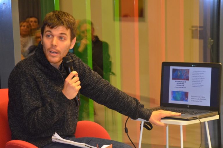 Pol Bargués: “La societat ha perdut la confiança en les intervencions humanitàries per la pau”