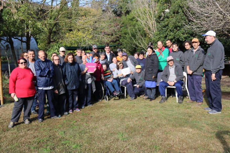 Reconeguts els treballadors de Can Serra en revalidar el guardó de les Tres Flors del Viles Florides