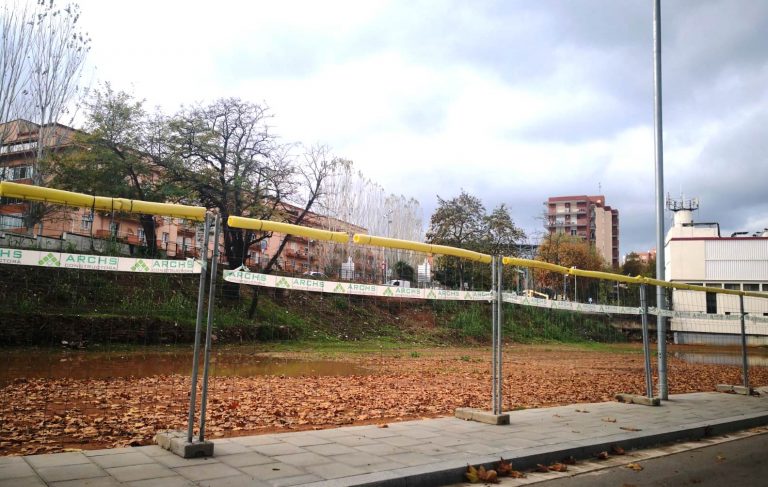 Comencen les obres d’un nou aparcament i zona de jocs infantils al costat de Pomfusa