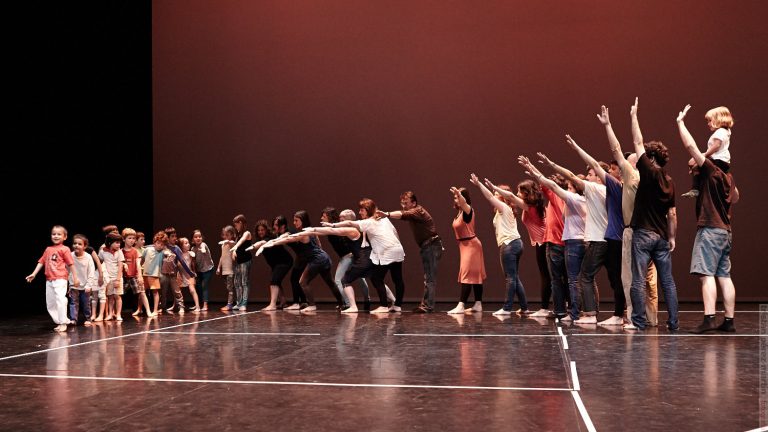Inscripcions obertes al taller de dansa per a famílies ‘Crear i enfortir vincles a través del moviment’