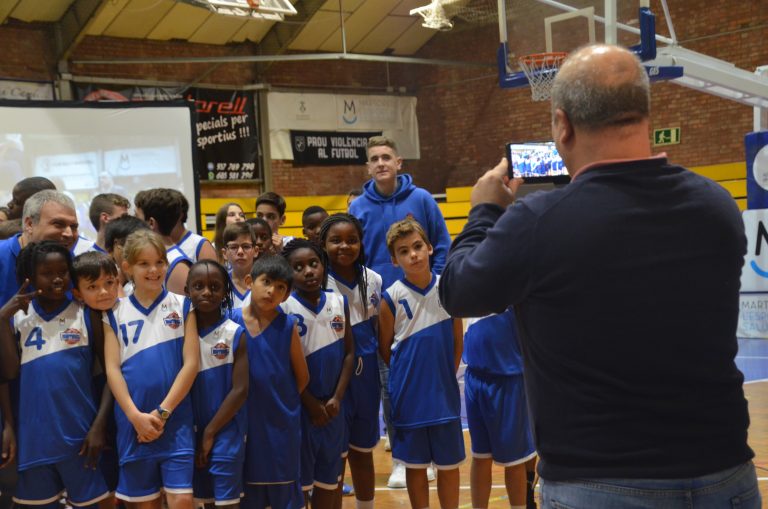 El CB Martorell posa a escena els seus 14 conjunts en la primera presentació de la nova junta directiva