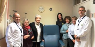 Catalunya contra el Càncer dona una altra butaca oncològica a l’Hospital de Martorell Donació butaca quimioteràpia