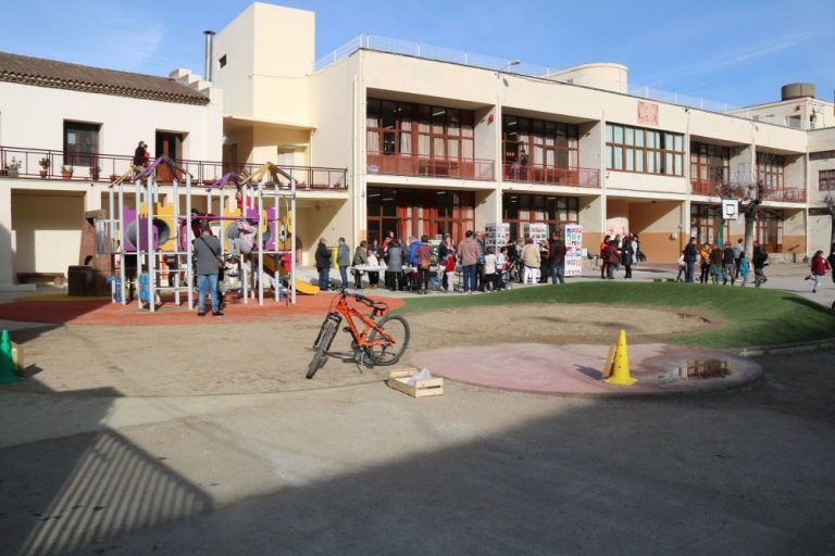 Passat i present es retroben en el 75è aniversari de l’Escola Els Convents