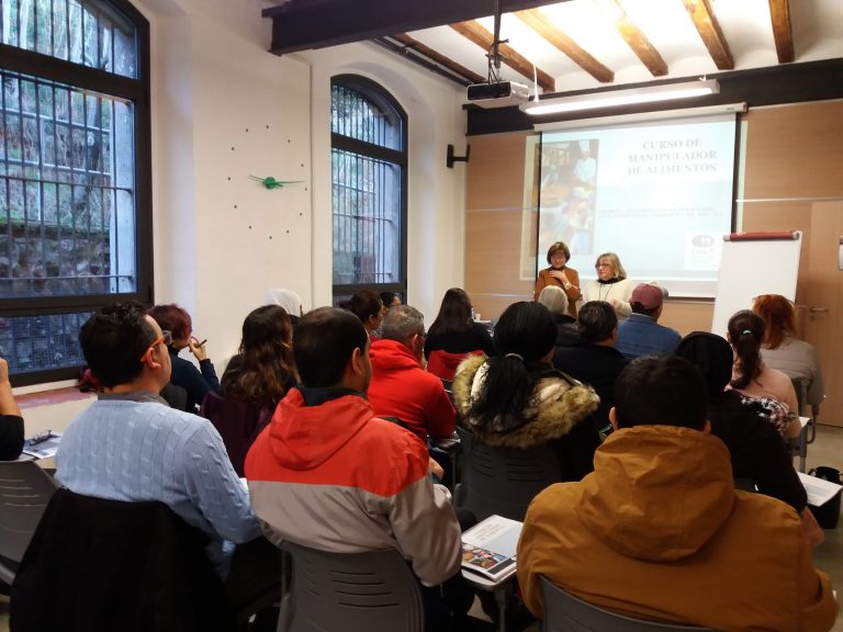 Nous cursos de manipulació d’aliments i conducció de carretons per persones en situació d’atur