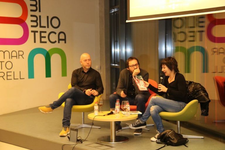 Oriol Malet i Empar Moliner presenten ‘Vinòmics’, un llibre de còmics sobre el vi