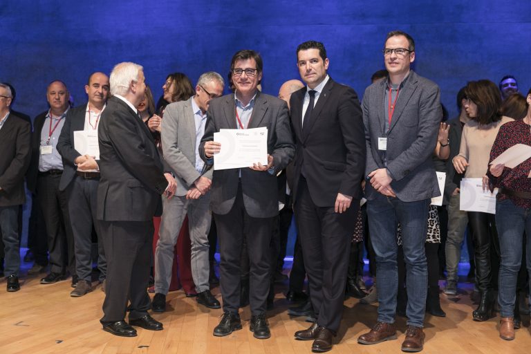 El programa intergeneracional ‘Una carta, una amiga i un amic’ rep el certificat de bona pràctica municipal