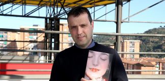 Andreu González publica ‘Manual d’autoajuda per a catalanoparlants’, una crida a la fidelitat lingüística Andreu González Castro, escriptor