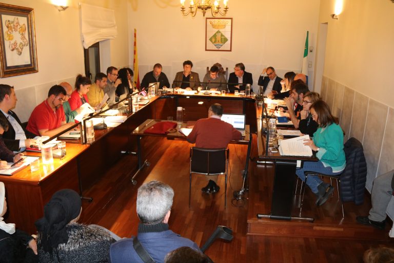L’Ajuntament convertirà 60 llocs de treball de personal laboral fix a funcionari