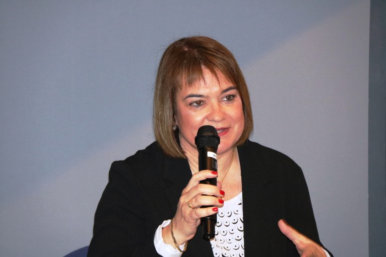 Mercè Parera transcriu els dietaris de guerra dels seus avis per mantenir viu el seu llegat