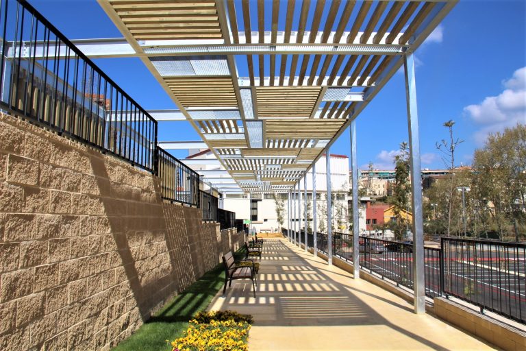 Els terrenys annexos a Pomfusa es transformen en un mirador, zona de jocs i aparcament gratuït