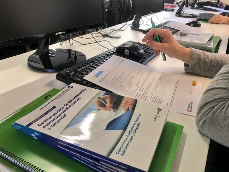 El Molí Empresa posa en marxa dos nous cursos d’auxiliar administratiu i comerç
