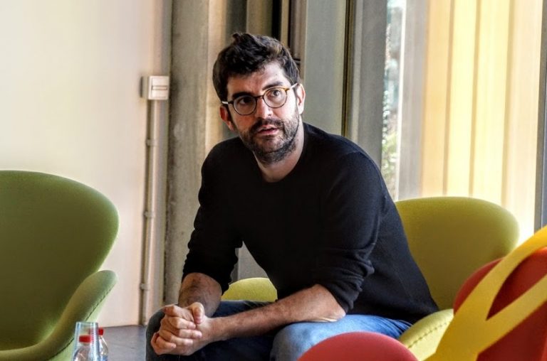Artigau: “A ‘La vigília’, el lector hi veurà dues històries que semblen molt diferents, però que es troben”