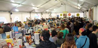 La meteorologia respecta un Sant Jordi amb milers de visitants a la Fira del Gremi de Llibreters Fira de Sant Jordi