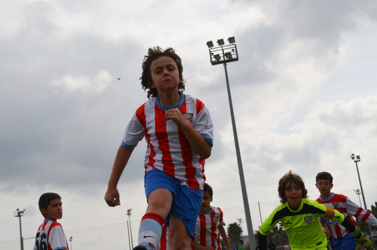 Futbol, volei i bàsquet omplen les instal·lacions esportives martorellenques durant l’1 de maig