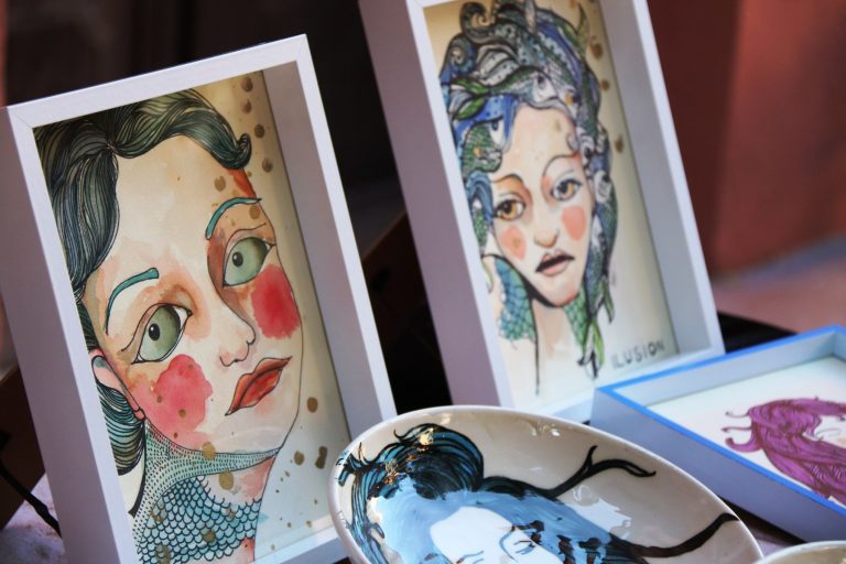 El ‘Merkart’ reuneix les mil i una creacions dels artistes locals als jardins de Ca l’Oller