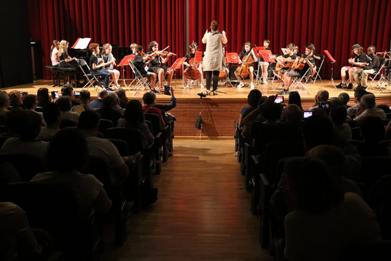 L’Escola de Música tanca curs amb un muntatge on 170 persones interpreten Beethoven