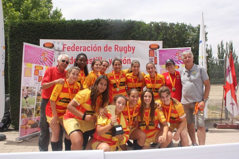 Helena Escudero, jugadora del Rugby Club Martorell, or amb la catalana Sub16 al Campionat d’Espanya