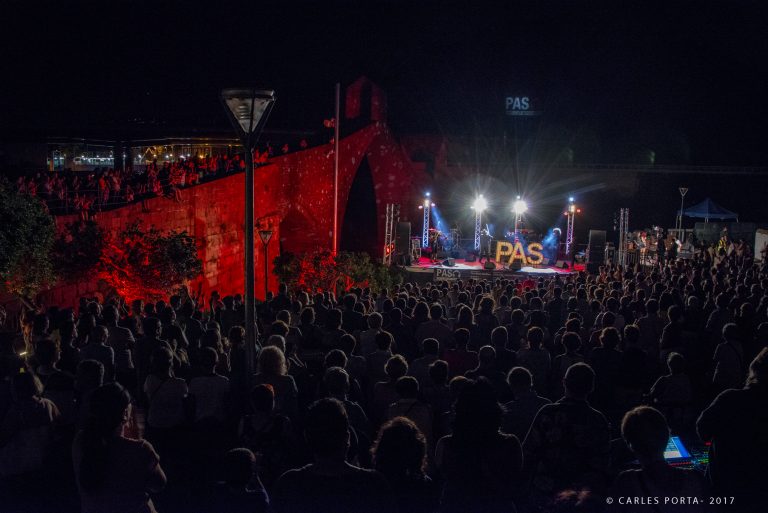 El PAS torna al pont del Diable amb un cartell internacional i eclèctic
