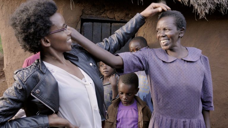 ‘Womanhood’, un documental sobre la mutilació genital femenina