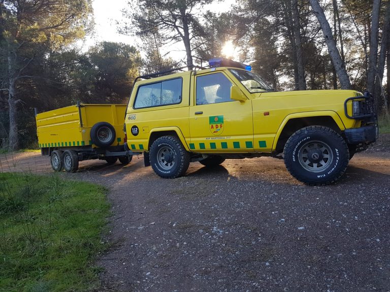 Una desena de voluntaris de l’ADF Martorell patrullen l’entorn forestal per evitar incendis