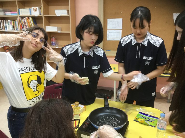 Estudiants de l’Institut Pompeu Fabra viuen un nou intercanvi acadèmic a Corea del Sud