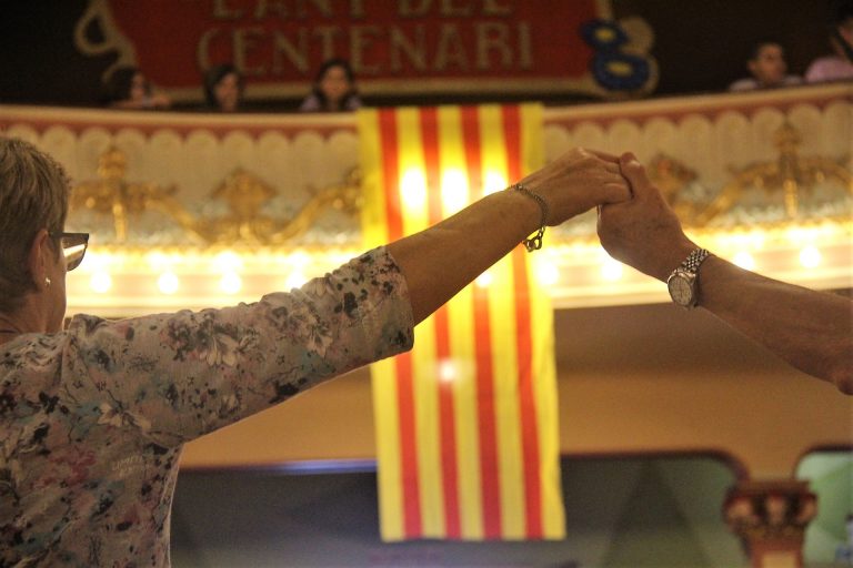La pluja suspèn l’enlairament de la senyera i obliga a reubicar alguns actes de la Diada