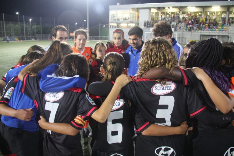 El FC Barcelona i el CF Reus Deportiu llueixen a Martorell en un torneig de futbol femení consolidat