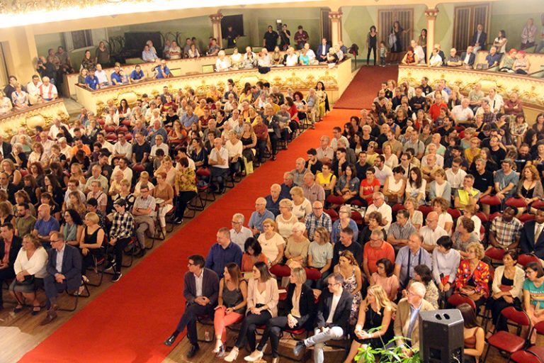 L’associacionisme local exhibeix la seva força en una Trobada d’Entitats que omple El Progrés