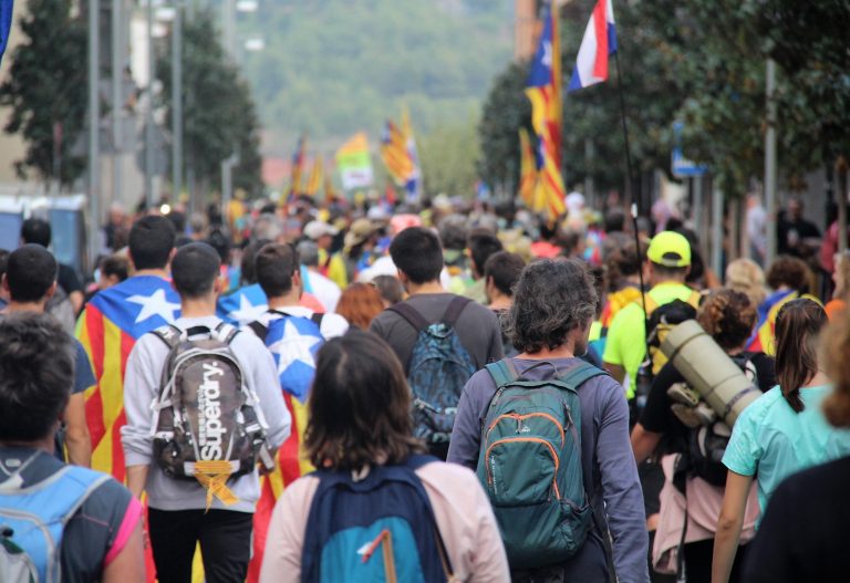 Els participants a La Marxa per la Llibertat fan nit a Ca n’Oliveres
