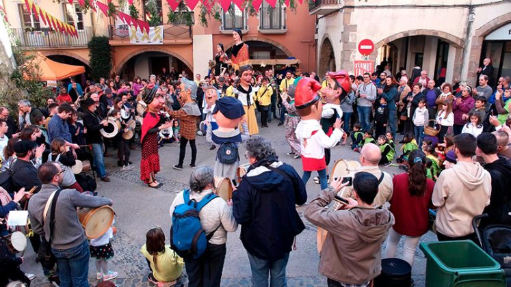 Capgrossos i Flabiolaires dels 4 Dracs, a la 35a Festa del Flabiol d'Arbúcies (Foto: Joan Carles Ambrojo)