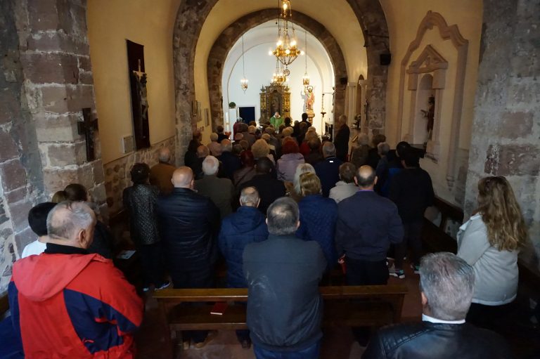 Els veïns del Pont del Diable celebren la Festa del Tíscar amb missa, concert i coca