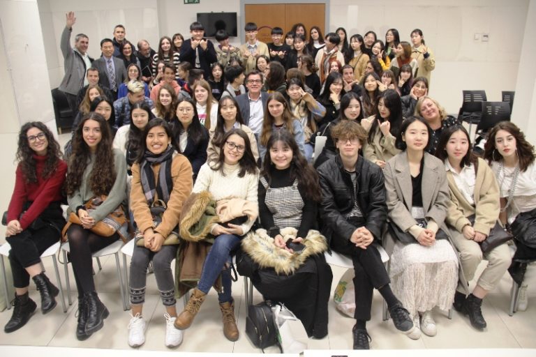 Benvinguda als coreans que fan intercanvi cultural amb l’Institut Pompeu Fabra