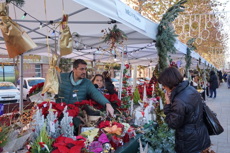 Martorellencs i forans avancen les seves compres de Nadal a la Fira de Nou Martorell
