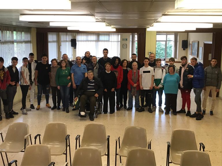 Punt final al programa ‘Avis 2.0’ d’intercanvi tecnològic entre gent gran i joves