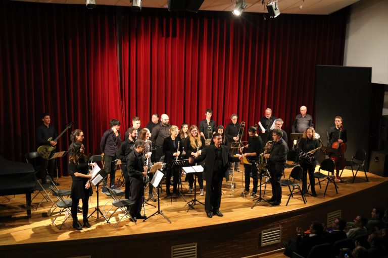 La Banda Simfònica de Martorell contagia d’esperit nadalenc el públic de l’Auditori Joan Cererols