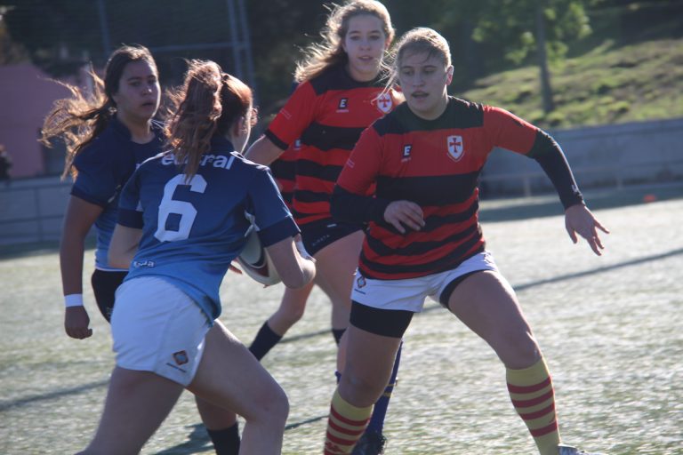 El rugby femení base demostra múscul a Martorell i reuneix més de 100 jugadores