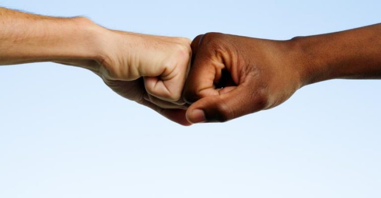 Martorell es declara municipi lliure de racisme i incrementarà les mesures per combatre’l