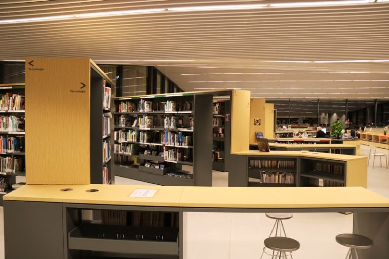Reobre la Biblioteca, amb el préstec, la consulta i la zona d’estudi i lectura disponibles
