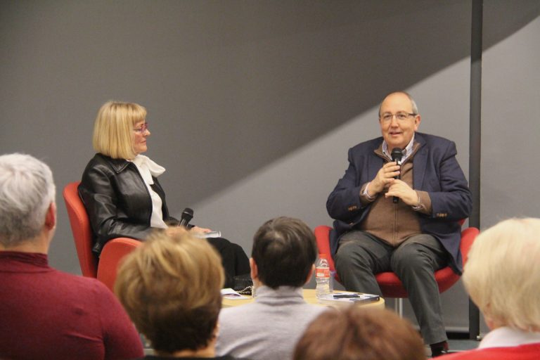Antoni Gelonch esbossa la biografia de 100 catalanes pioneres al seu darrer llibre