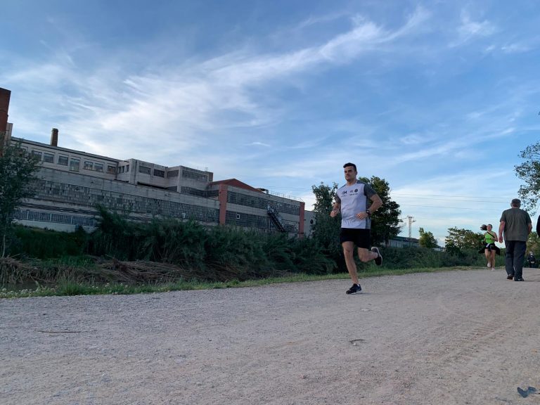 La gent de Martorell aprofita l’inici del desconfinament parcial per trepitjar carrers i camins