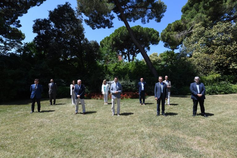 La Generalitat es compromet amb el món local a invertir 57 milions d’euros més per la fibra òptica
