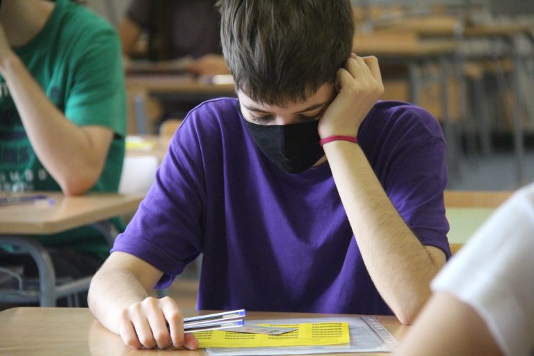 L’Institut Pompeu Fabra supera amb nota el primer dia com a seu dels exàmens de Selectivitat
