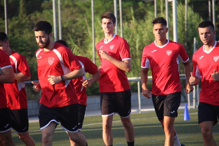 El CF Martorell torna a trepitjar la gespa en la nova normalitat