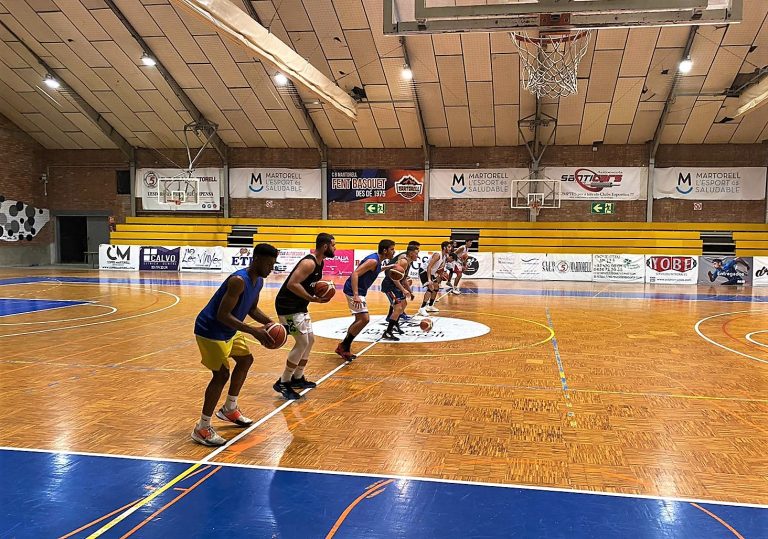 El Club Bàsquet Martorell comença a rodar a la pista del Pavelló Esportiu
