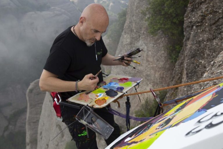 L’artista Markus D es despenjarà d’un globus aerostàtic per batre un nou rècord Guiness