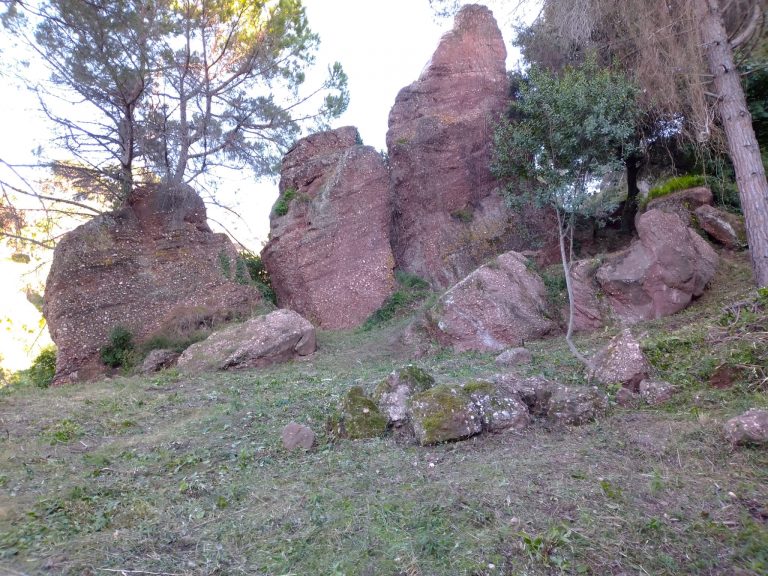 El Motor Club Micorella desbrossa i neteja l’entorn de la Roca Dreta amb l’ADF Martorell