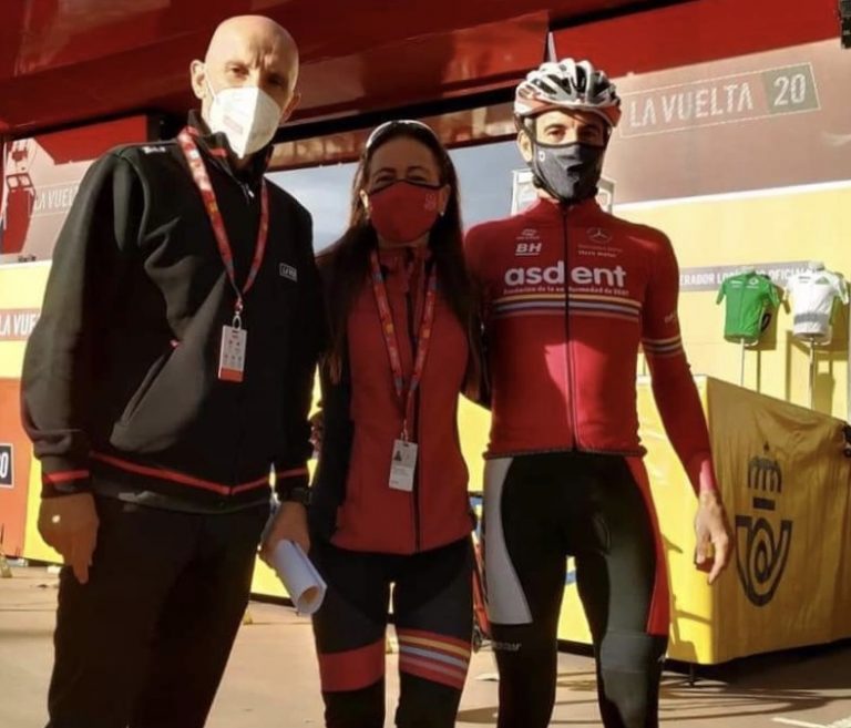 Israel Núñez roda a La Vuelta dins del repte solidari La Vuelta de Eva