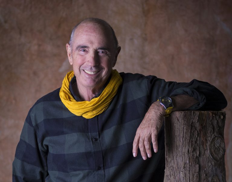 Lluís Llach presenta el seu ‘Escac al destí’ aquest divendres al Canal YouTube municipal